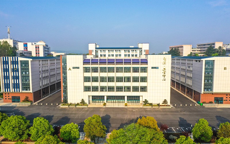 襄阳职业技术学院校园风光